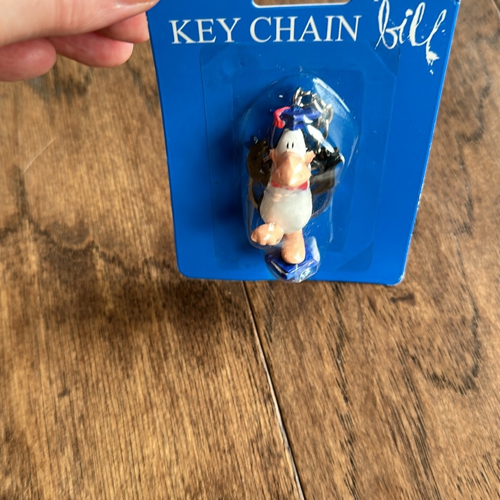 Vintage Opus the Penquin Keychain - Picture 2 of 3